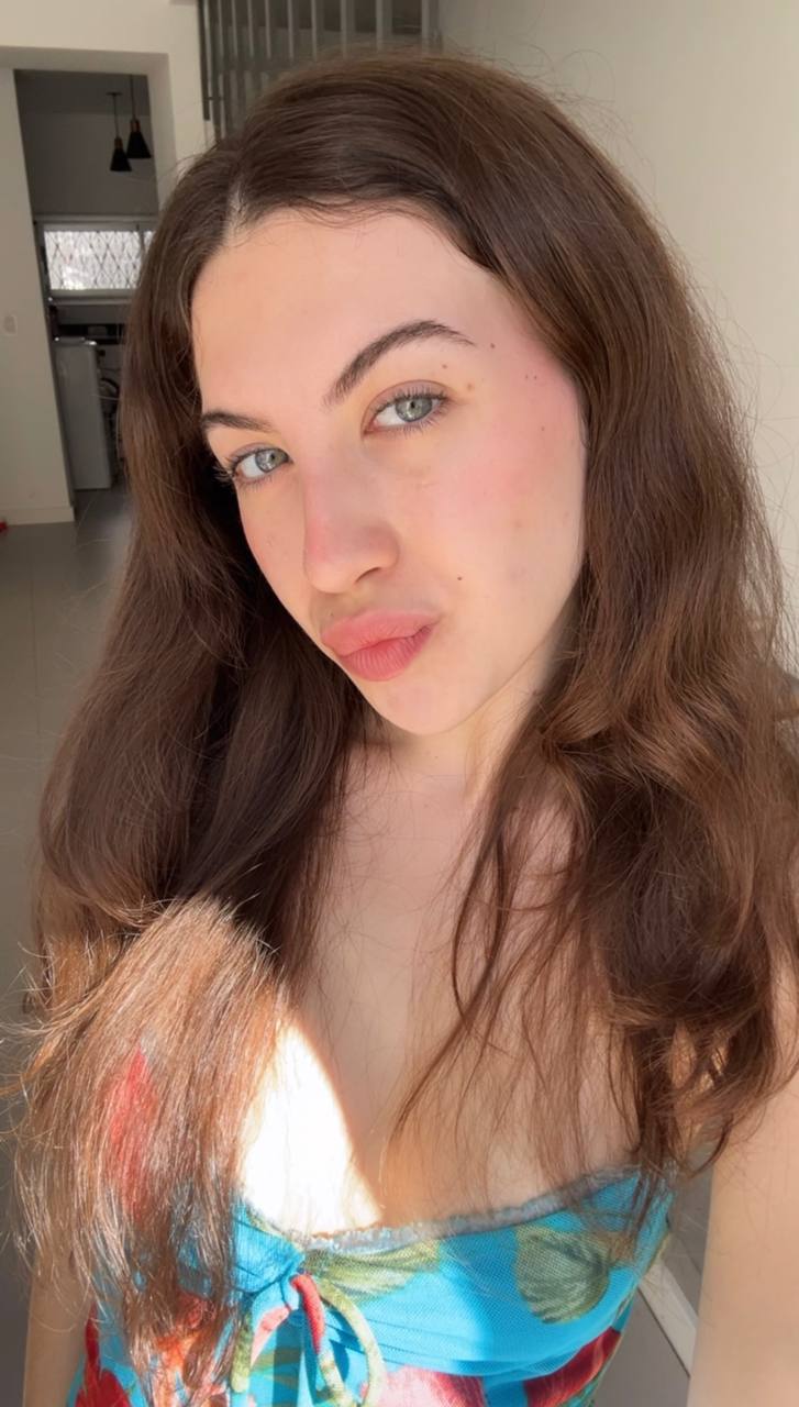 Nude girl Amber in Goyania