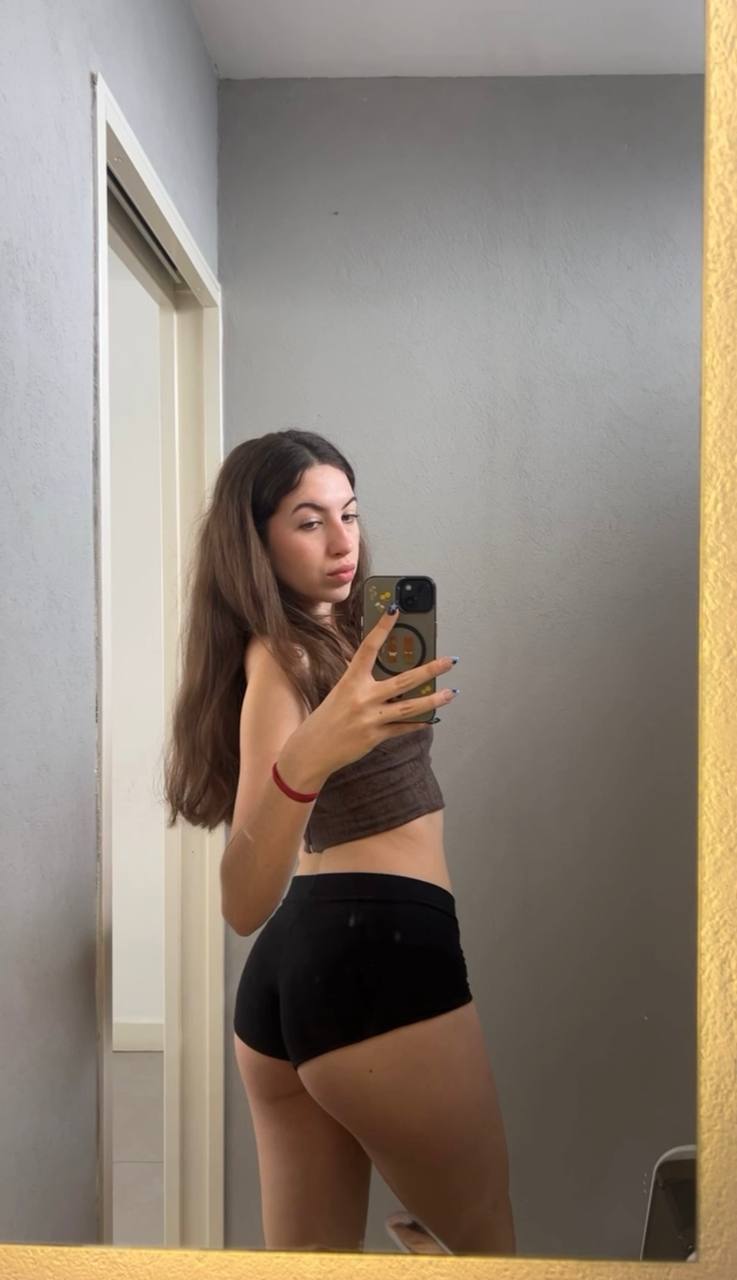 Amber in her underwear in Goyania