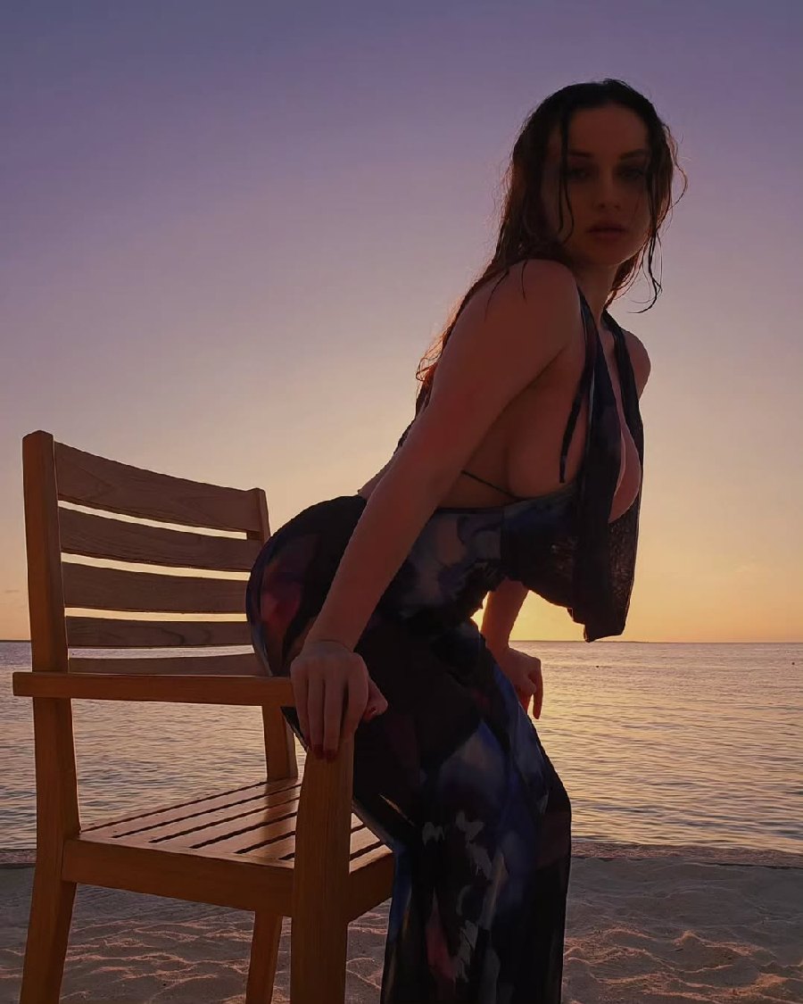 Sexy girl Miranda Faith nude in Goyania