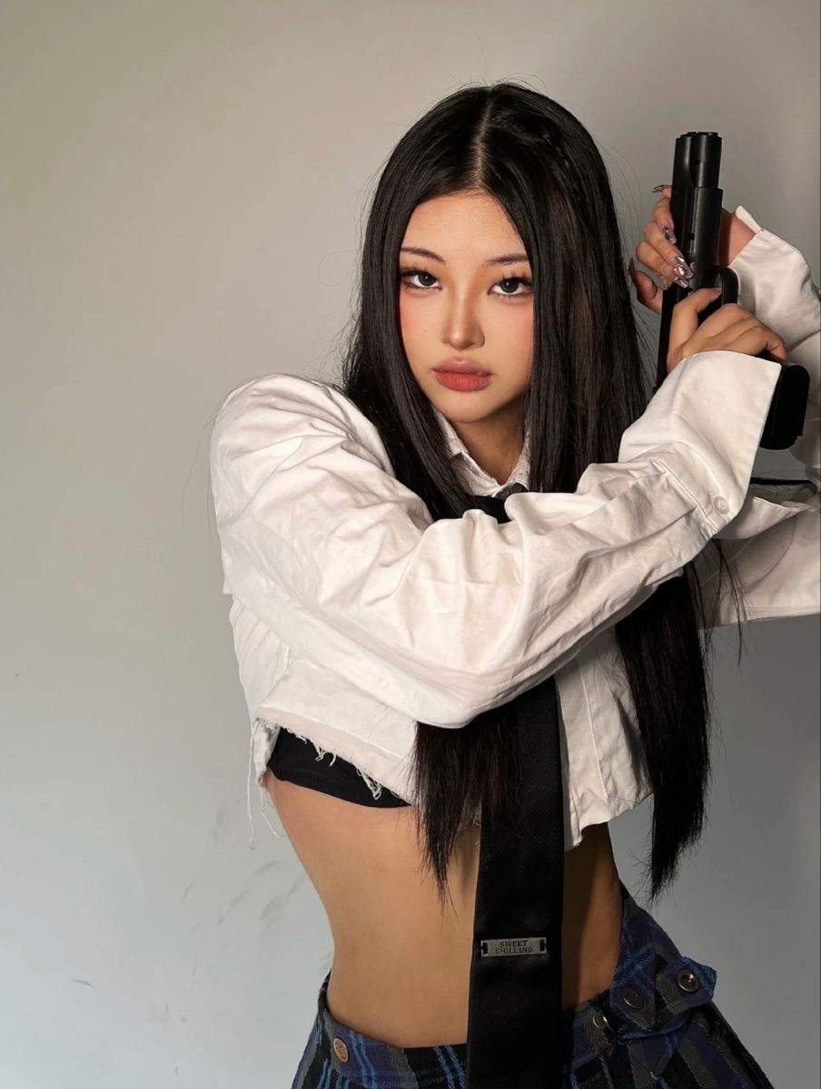 A cozy shot with Sassy girls — straight from Goyania