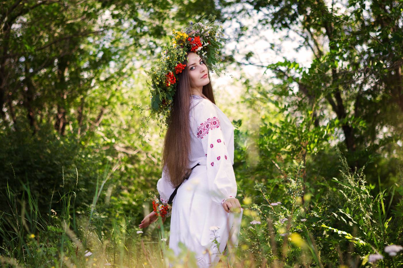 Slavic girls brings the glow — live moments in Goyania