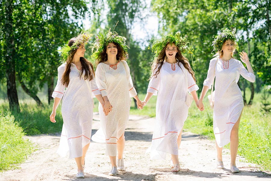 A cozy shot with Slavic girls — straight from Goyania