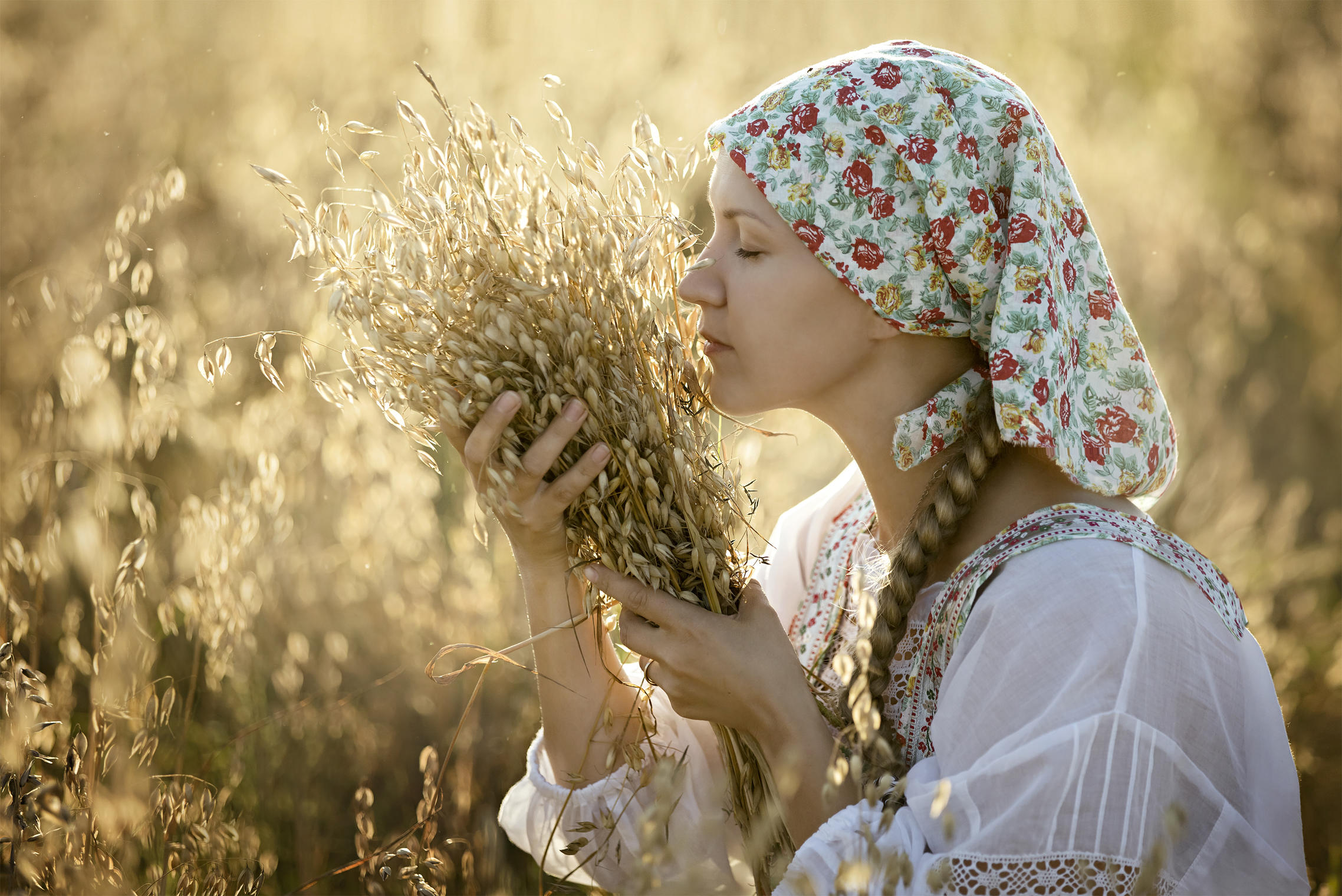 Photo Women in Slavic costumes in Goyania